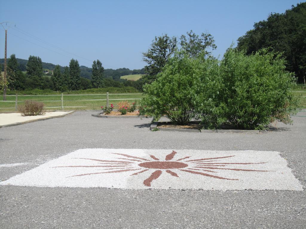 Bed and Breakfast Manoir Théas Barraute-Camu Exterior foto